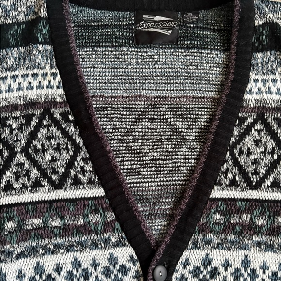 Men's Black and Gray Patterned Sweater - Picture 6 of 12
